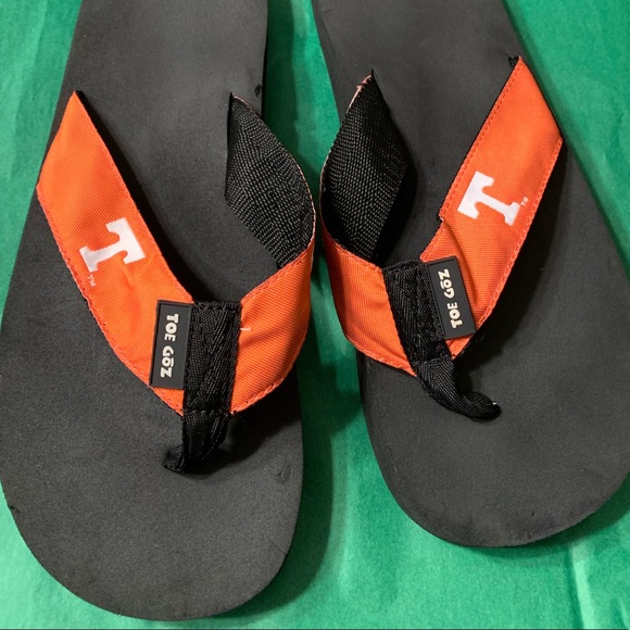 toe goz flip flops